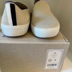 Ladies Rothys Size 9 Sand Color